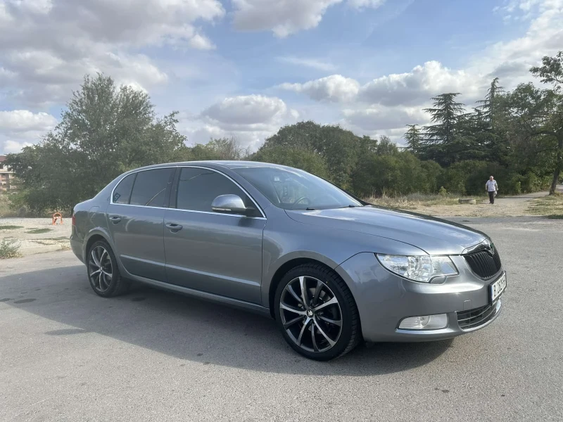 Skoda Superb 2.0 TDI , снимка 7 - Автомобили и джипове - 51762348