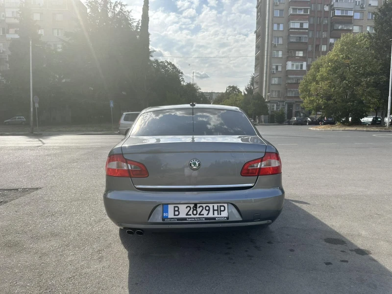 Skoda Superb 2.0 TDI , снимка 4 - Автомобили и джипове - 51762348