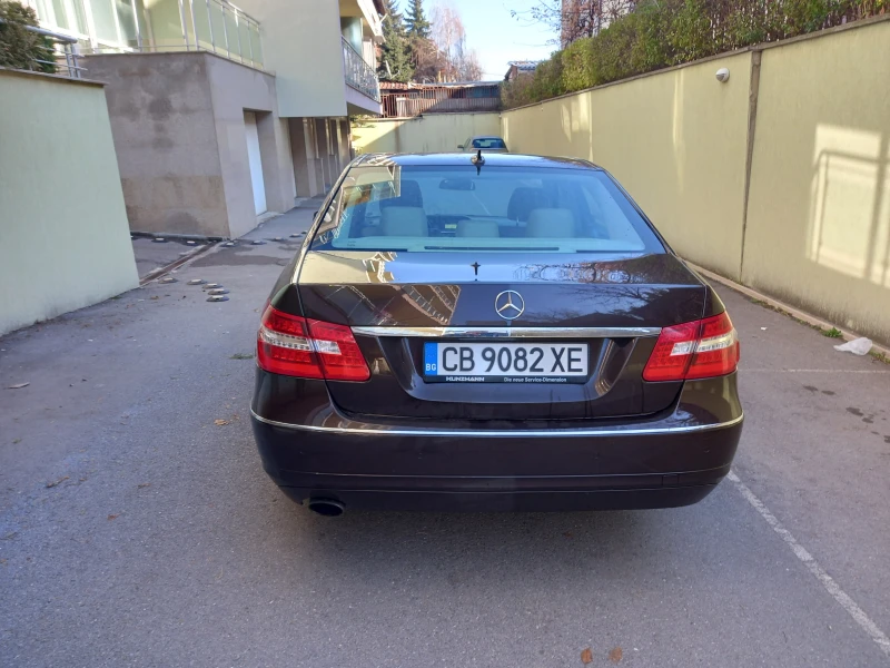 Mercedes-Benz E 250, снимка 8 - Автомобили и джипове - 52769800