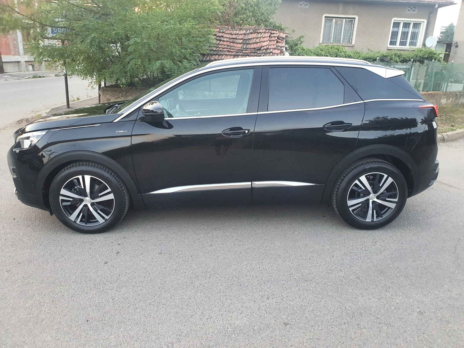 Peugeot 3008 1.2-turbo GT-LINE FULL като ново - изображение 4