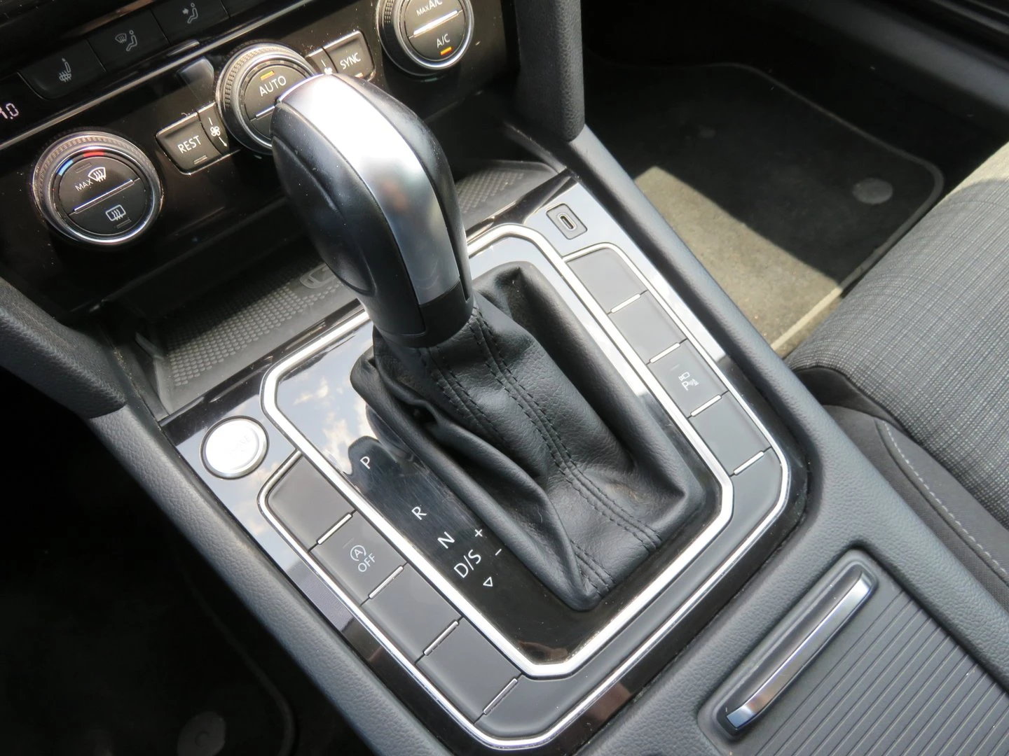 VW Passat VW Passat Var. Business 2.0 TSI OPF DSG | Mobile.bg � ����������� 12