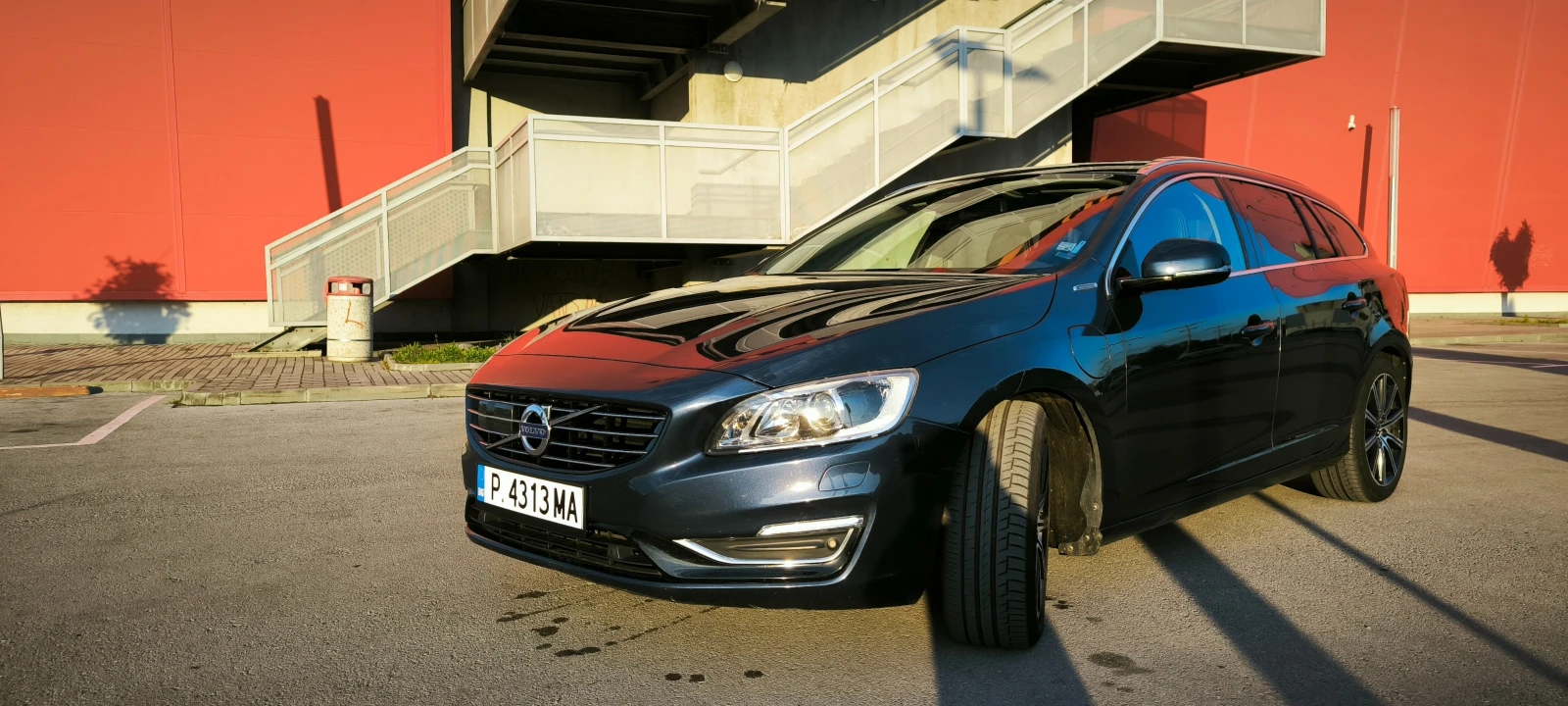 Volvo V60 D6 - изображение 2