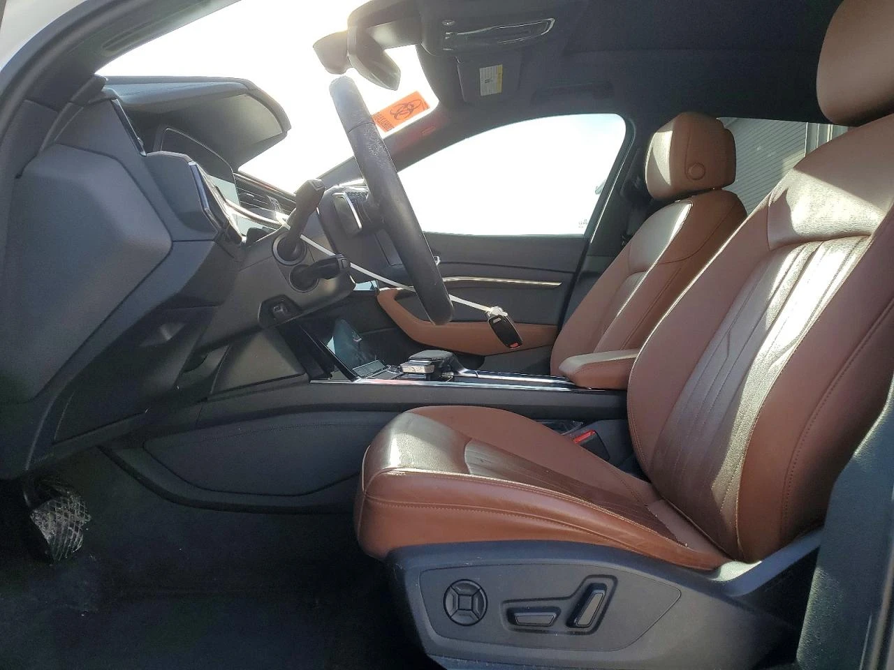 Audi E-Tron Premium, снимка 7 - Автомобили и джипове - 53939706