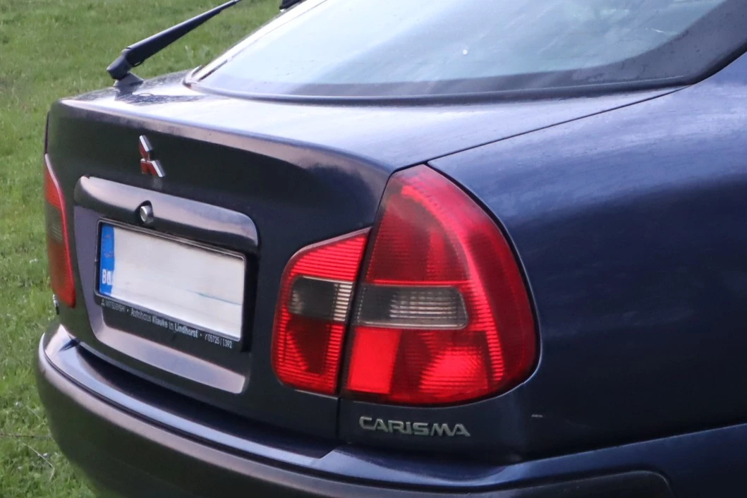 Mitsubishi Carisma, снимка 2 - Автомобили и джипове - 54057675