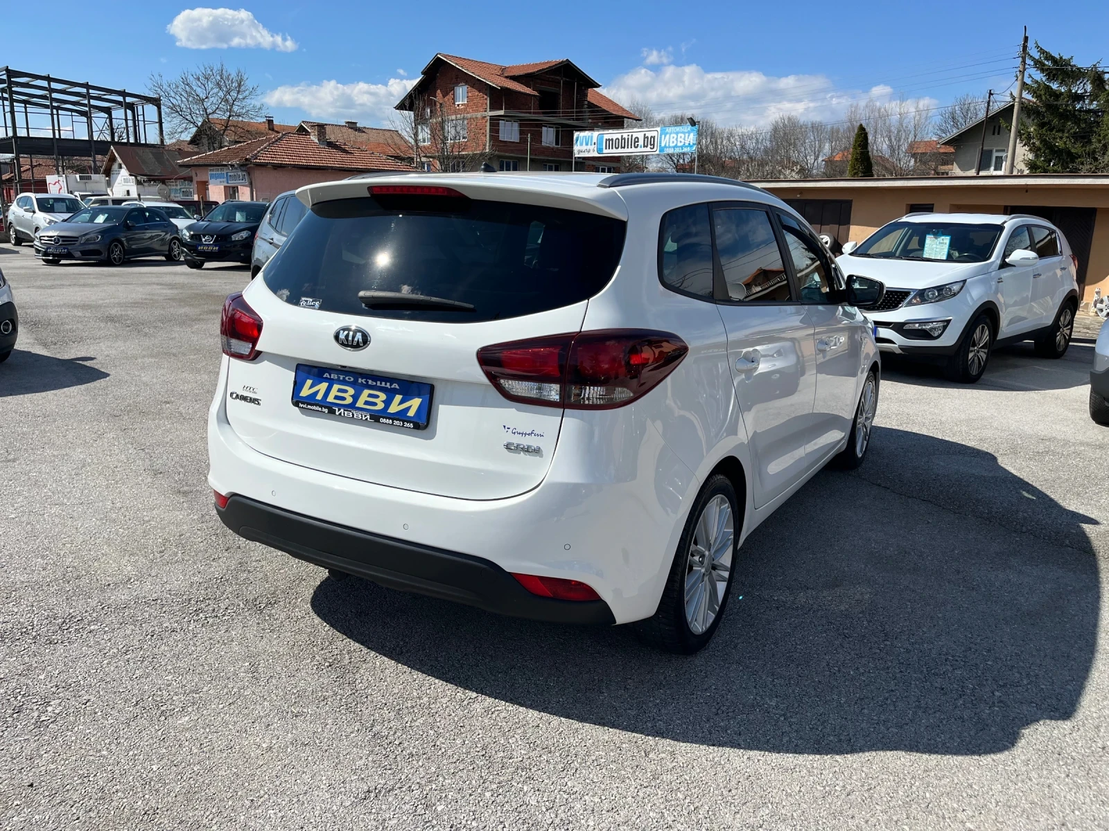 Kia Carens 1.7 CRDI FACELIFT 7 МЕСТЕН, снимка 4 - Автомобили и джипове - 54124581