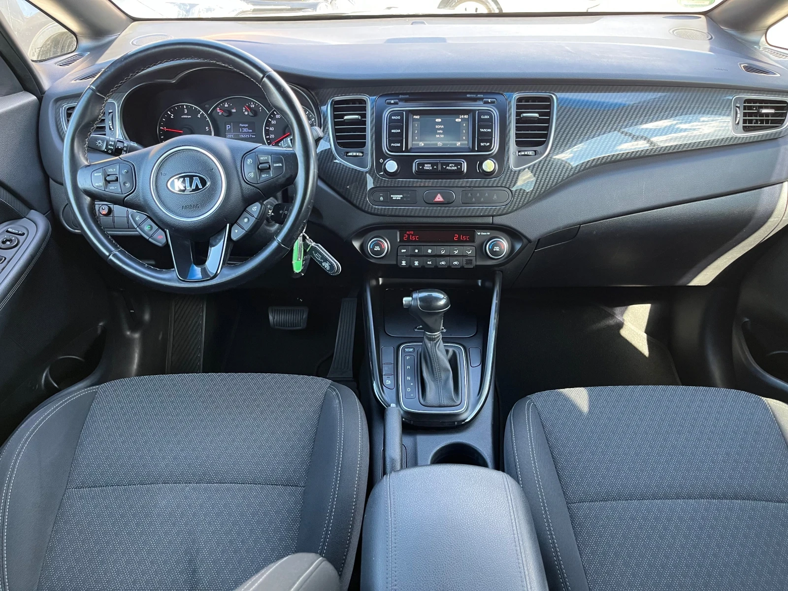 Kia Carens 1.7 CRDI FACELIFT 7 МЕСТЕН, снимка 9 - Автомобили и джипове - 54124581