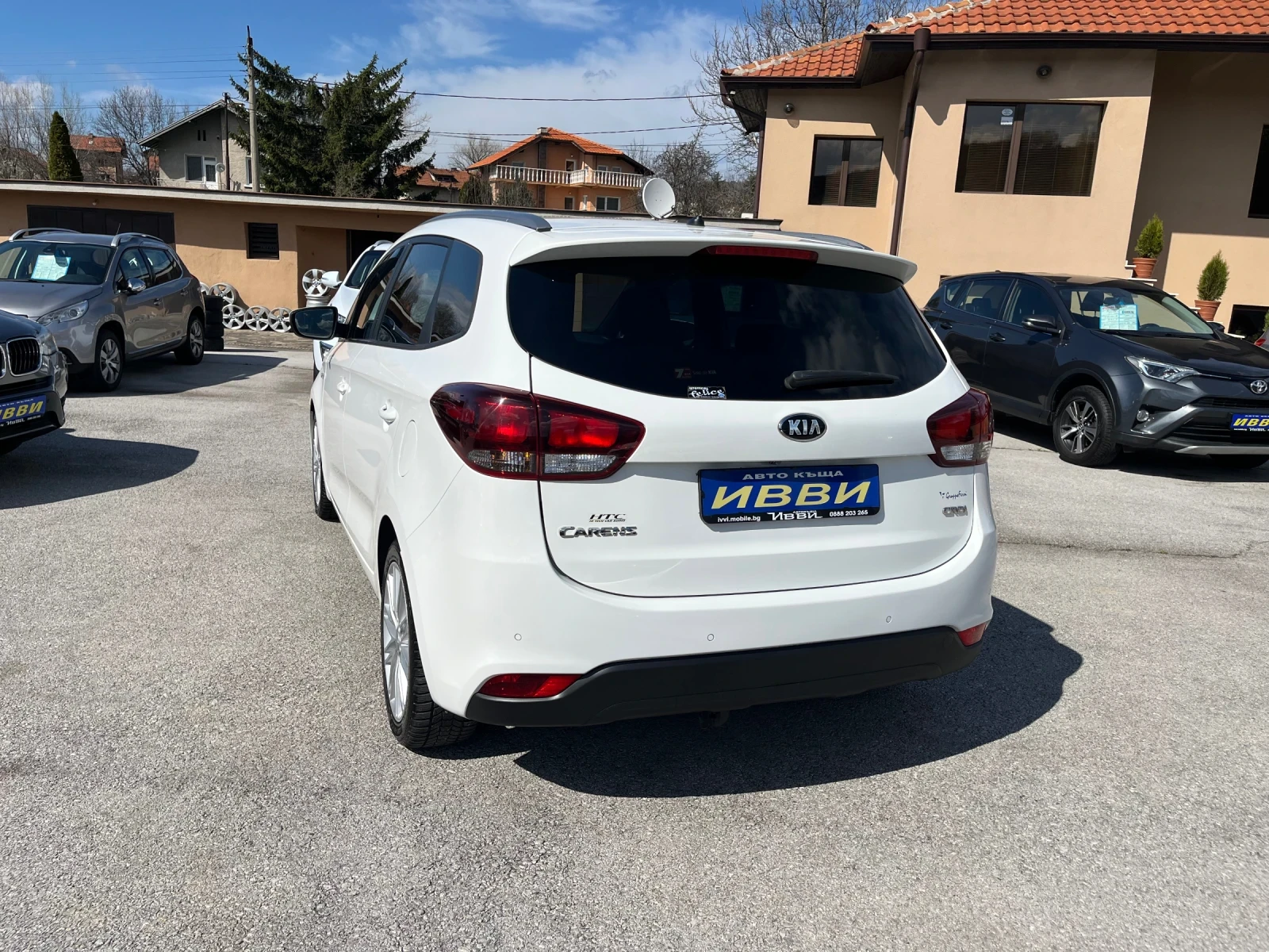 Kia Carens 1.7 CRDI FACELIFT 7 МЕСТЕН, снимка 14 - Автомобили и джипове - 54124581