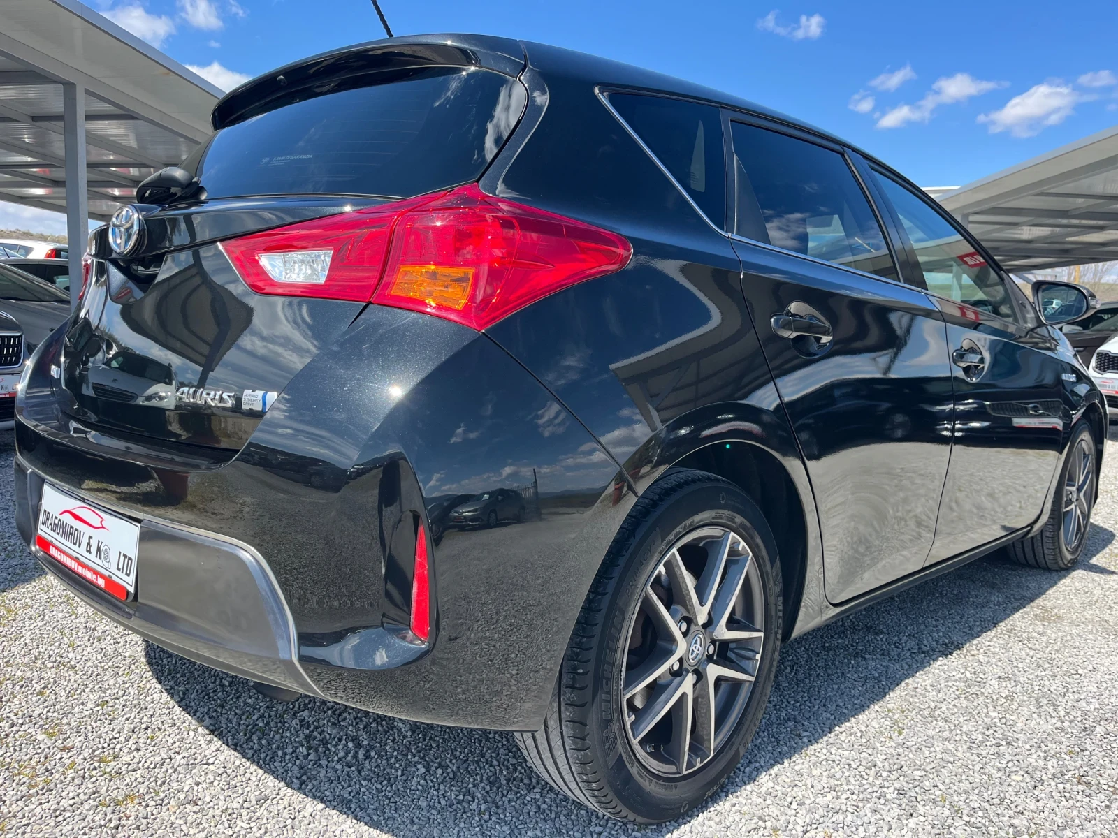 Toyota Auris Hybrid / Lounge , снимка 5 - Автомобили и джипове - 54156783