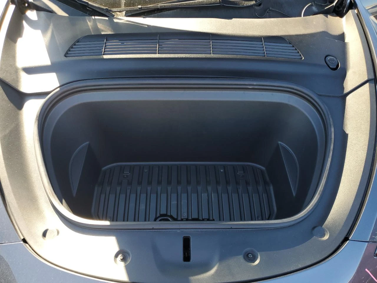 Tesla Model Y, снимка 12 - Автомобили и джипове - 54193210