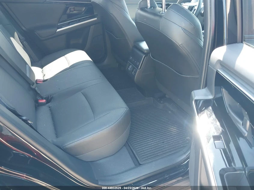 Subaru Solterra Limited, снимка 8 - Автомобили и джипове - 54419073