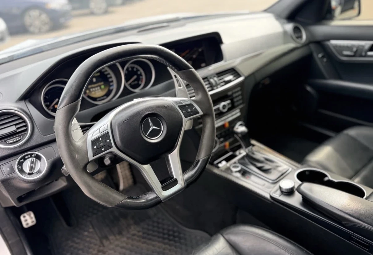 Mercedes-Benz C 63 AMG FACE * ШИБИДАХ * КАМЕРА * СЕРВИЗНА ИСТОРИЯ * , снимка 8 - Автомобили и джипове - 54747771