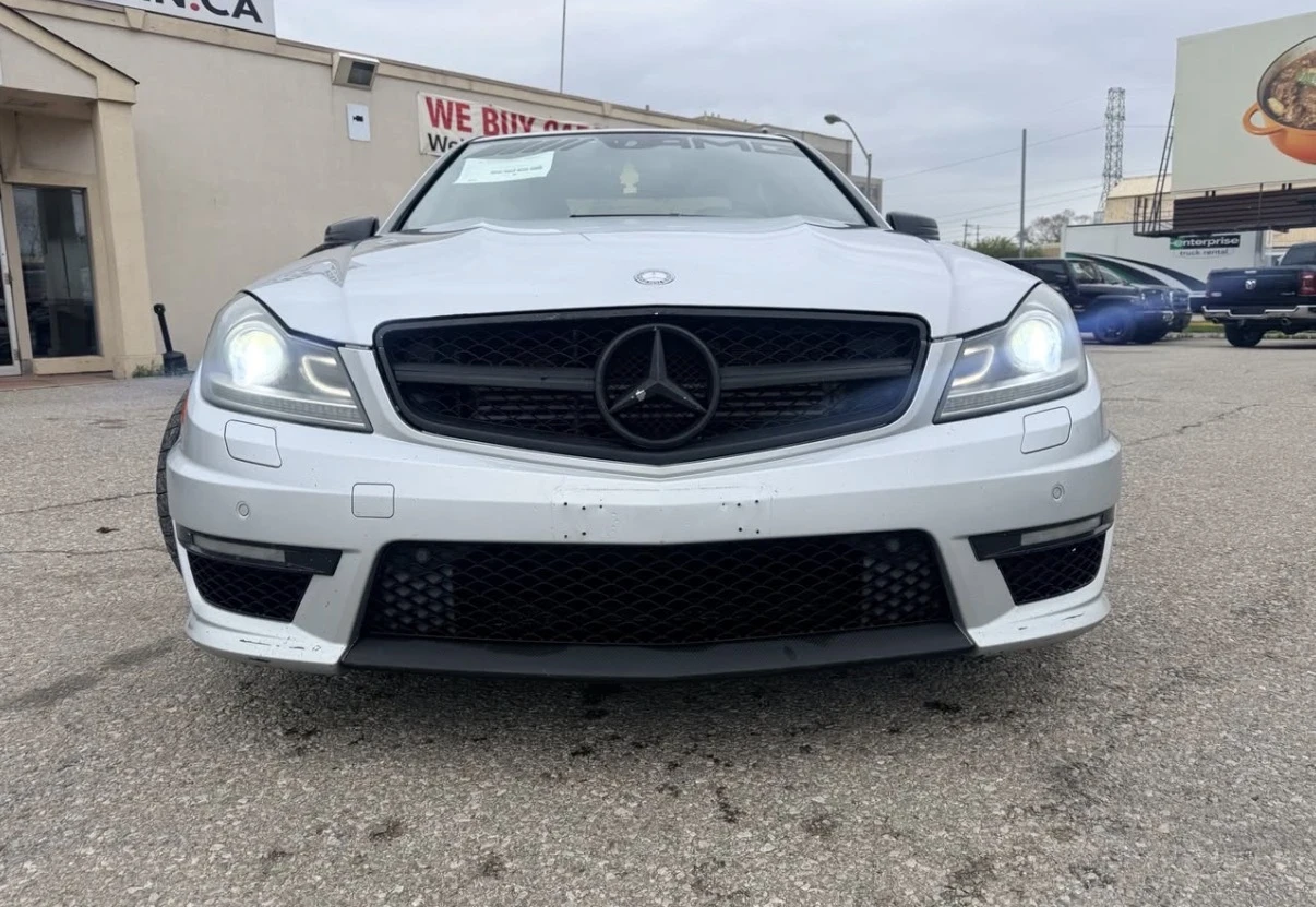 Mercedes-Benz C 63 AMG FACE * ШИБИДАХ * КАМЕРА * СЕРВИЗНА ИСТОРИЯ * , снимка 2 - Автомобили и джипове - 54747771