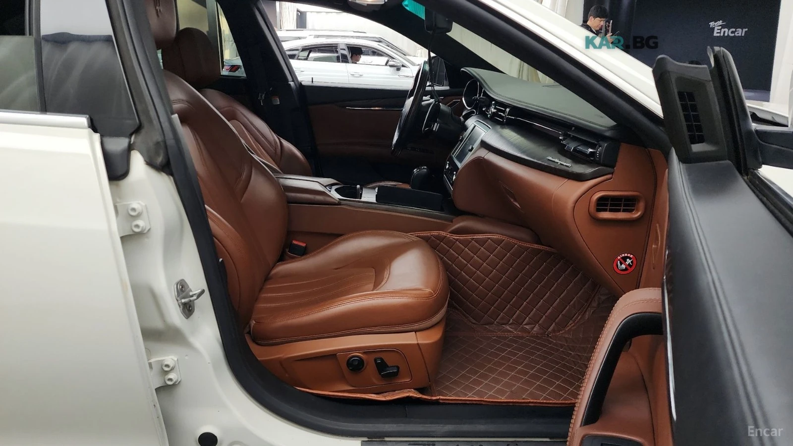Maserati Quattroporte 3.0 DIESEL* PANO* ОБДУХВ* ПОДГРЕВ* НАВИ* КАМЕРА, снимка 11 - Автомобили и джипове - 54850002
