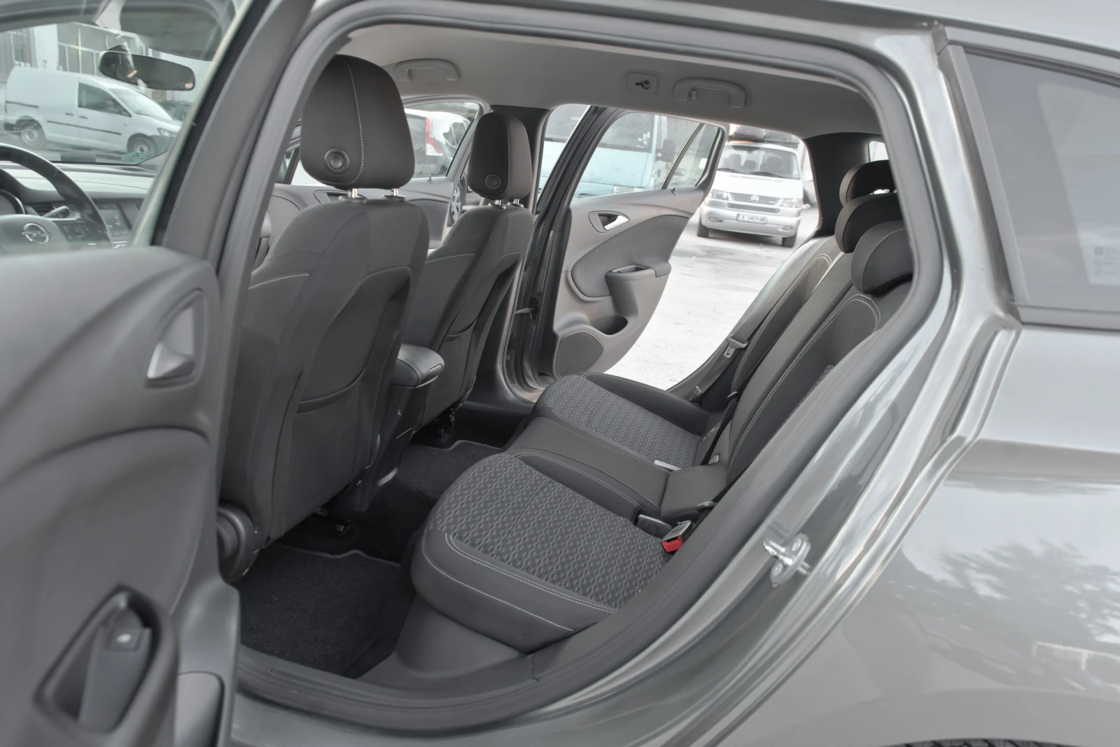 Opel Astra 1.6 CDTi - NAVI - MEDIA, снимка 10 - Автомобили и джипове - 55007115
