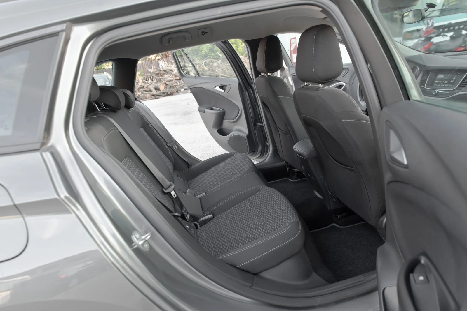 Opel Astra 1.6 CDTi - NAVI - MEDIA, снимка 11 - Автомобили и джипове - 55007115