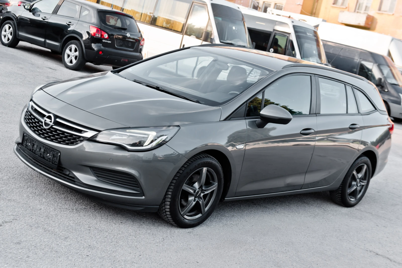 Opel Astra 1.6 CDTi - NAVI - MEDIA, снимка 3 - Автомобили и джипове - 55007115