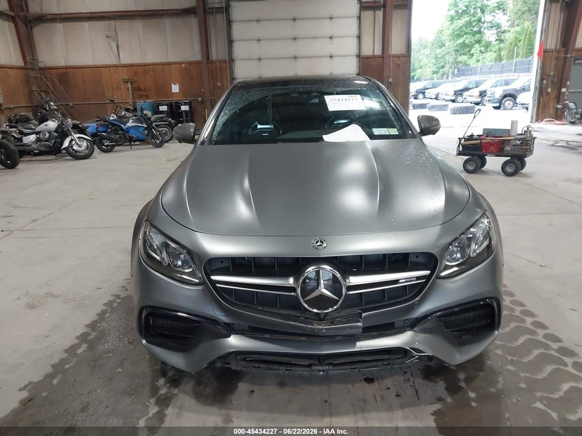 Mercedes-Benz E 63 AMG S| BURMESTER| HUD| 360CAM| KЛИП НА МОТОРА| , снимка 2 - Автомобили и джипове - 55046070