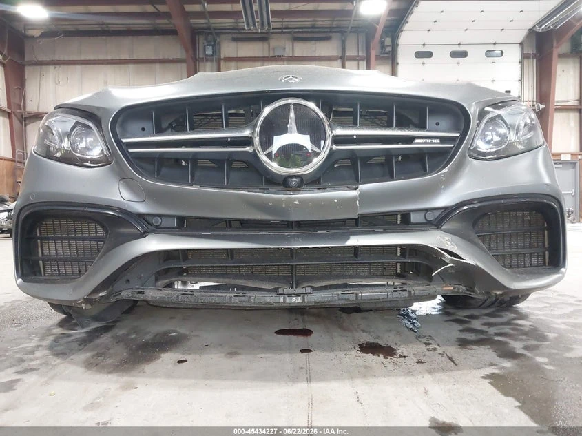 Mercedes-Benz E 63 AMG S| BURMESTER| HUD| 360CAM| KЛИП НА МОТОРА| , снимка 15 - Автомобили и джипове - 55046070