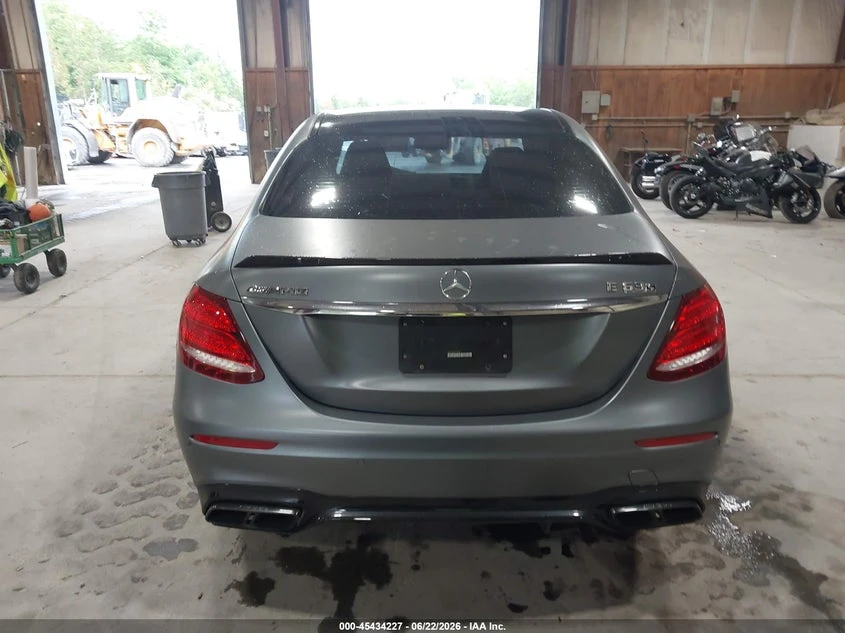 Mercedes-Benz E 63 AMG S| BURMESTER| HUD| 360CAM| KЛИП НА МОТОРА| , снимка 5 - Автомобили и джипове - 55046070