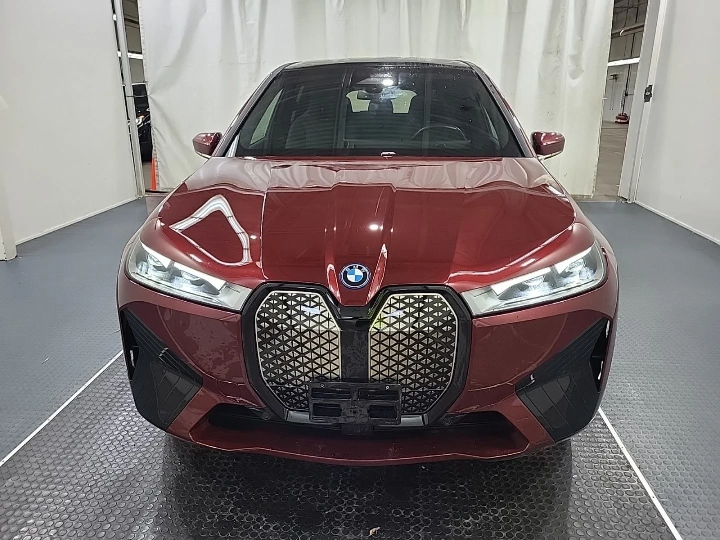 BMW iX Sport | Sky Lounge | Distronic | Comfort Seats | , снимка 2 - Автомобили и джипове - 55057992