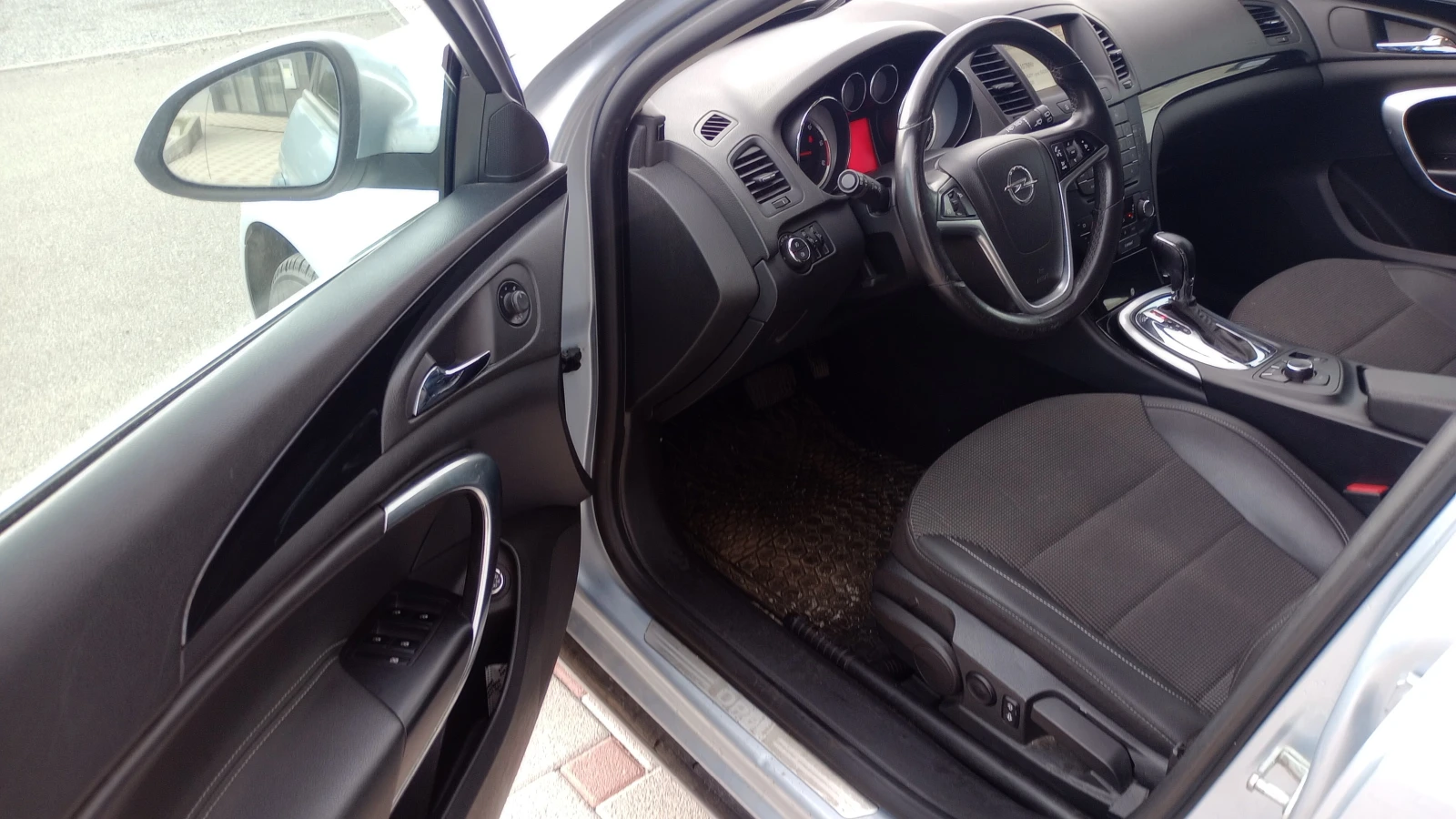 Opel Insignia 2.0 tdci, снимка 5 - Автомобили и джипове - 55105783