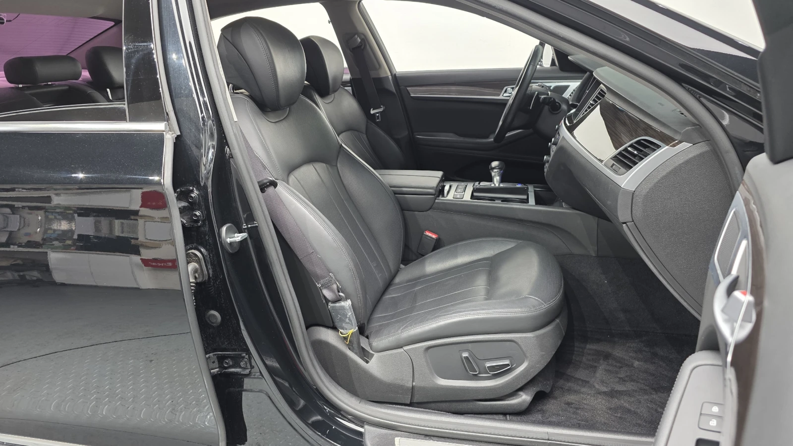 Genesis G80 3.3* HUD* BLIND SPOT* ЕЛ. БАГАЖНИК* КРАЙНА ЦЕНА, снимка 11 - Автомобили и джипове - 55594211