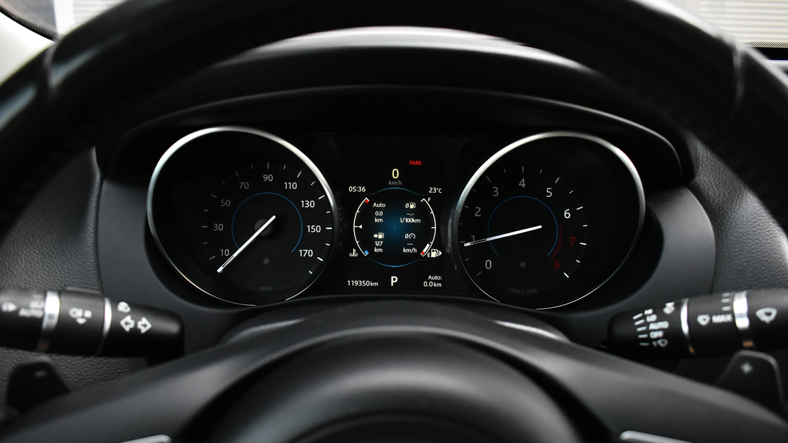 Jaguar XE 2.0 Automatic, снимка 13 - Автомобили и джипове - 56072301