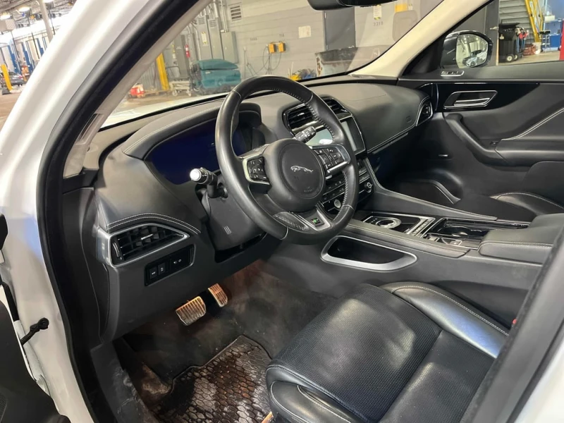 Jaguar F-PACE * R Sport * CARFAX * ЦЕНА ДО БГ, снимка 5 - Автомобили и джипове - 52898739