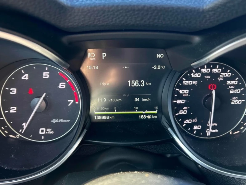 Alfa Romeo Stelvio * Sport * KEYLESS* NAVI* ПОДГРЕВ, снимка 8 - Автомобили и джипове - 53466826