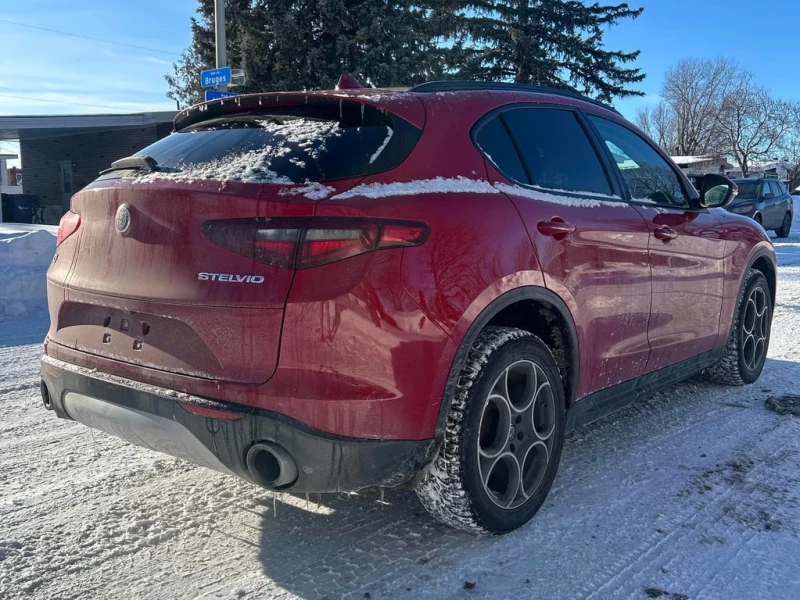Alfa Romeo Stelvio * Sport * KEYLESS* NAVI* ПОДГРЕВ, снимка 3 - Автомобили и джипове - 53466826