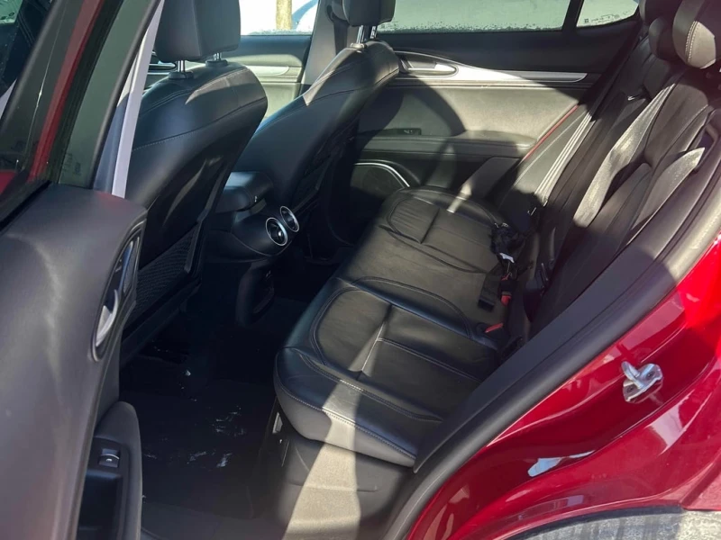 Alfa Romeo Stelvio * Sport * KEYLESS* NAVI* ПОДГРЕВ, снимка 13 - Автомобили и джипове - 53466826