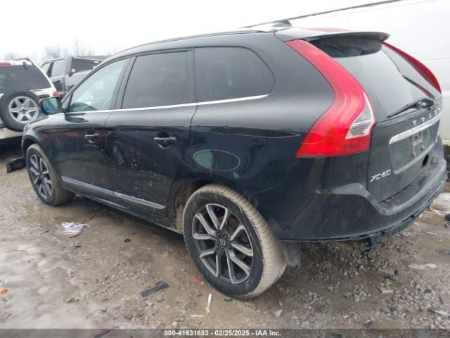 Volvo XC60 T6 AWD Dynamic - изображение 8