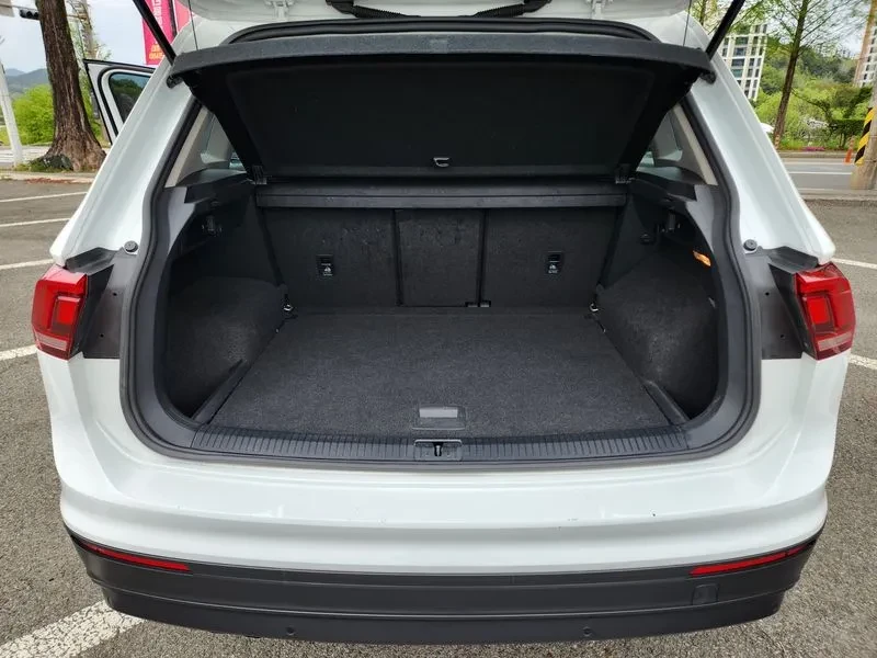 VW Tiguan 2Nd Generation 2.0 Tdi, снимка 17 - Автомобили и джипове - 54945507