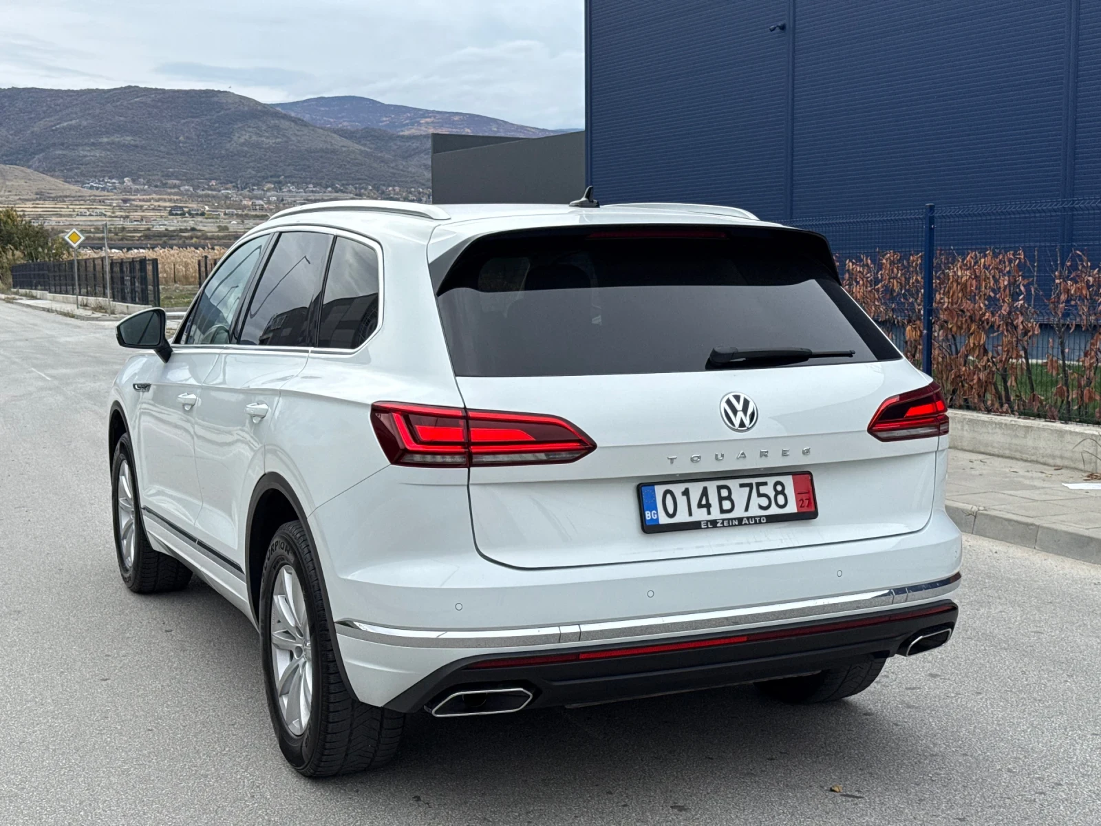 VW Touareg 3.0TDIV6 4MOTION/DIGITAL/DISTRONIC// | Mobile.bg   4