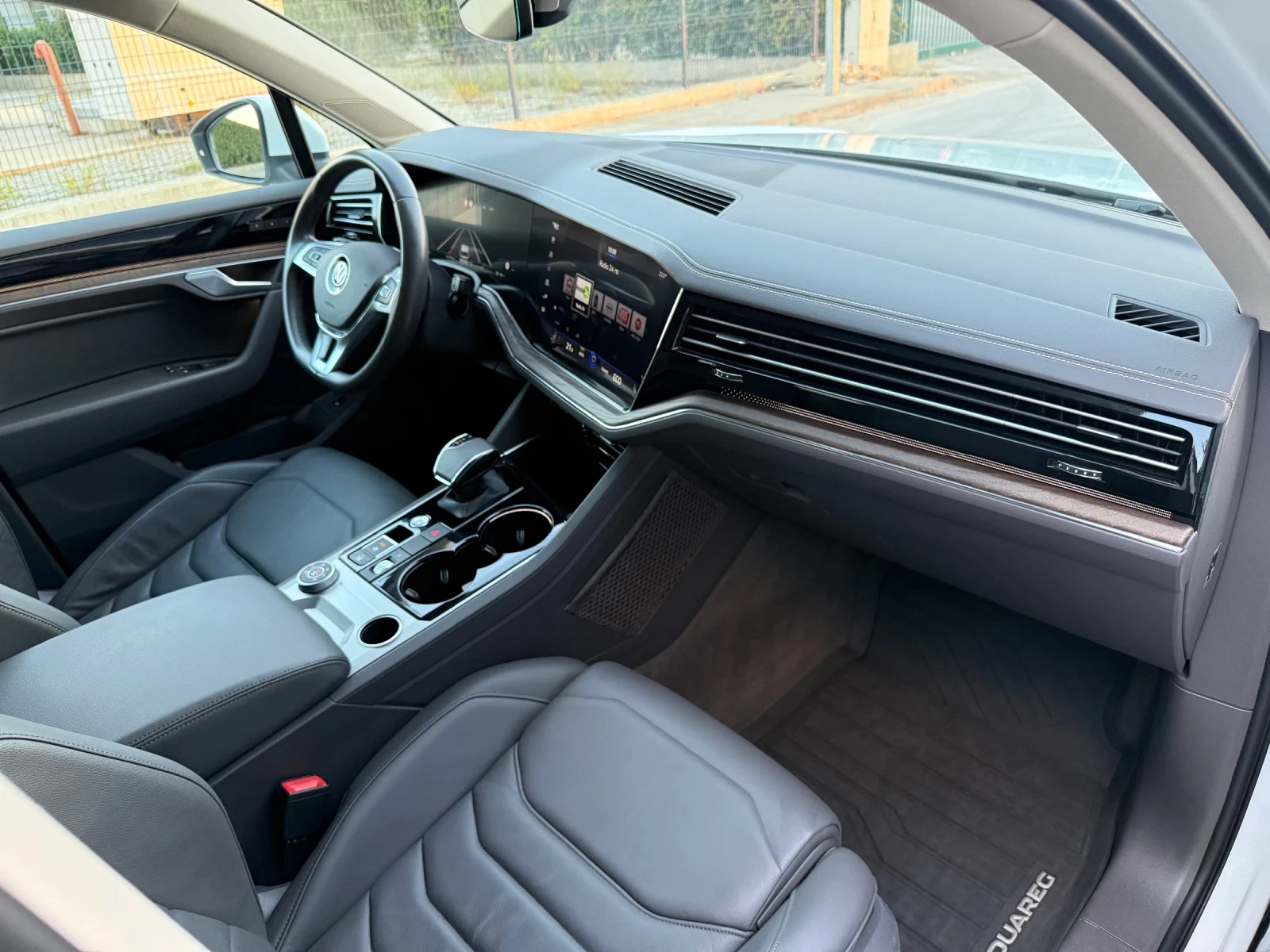 VW Touareg 3.0TDIV6 4MOTION/DIGITAL/DISTRONIC// | Mobile.bg   7