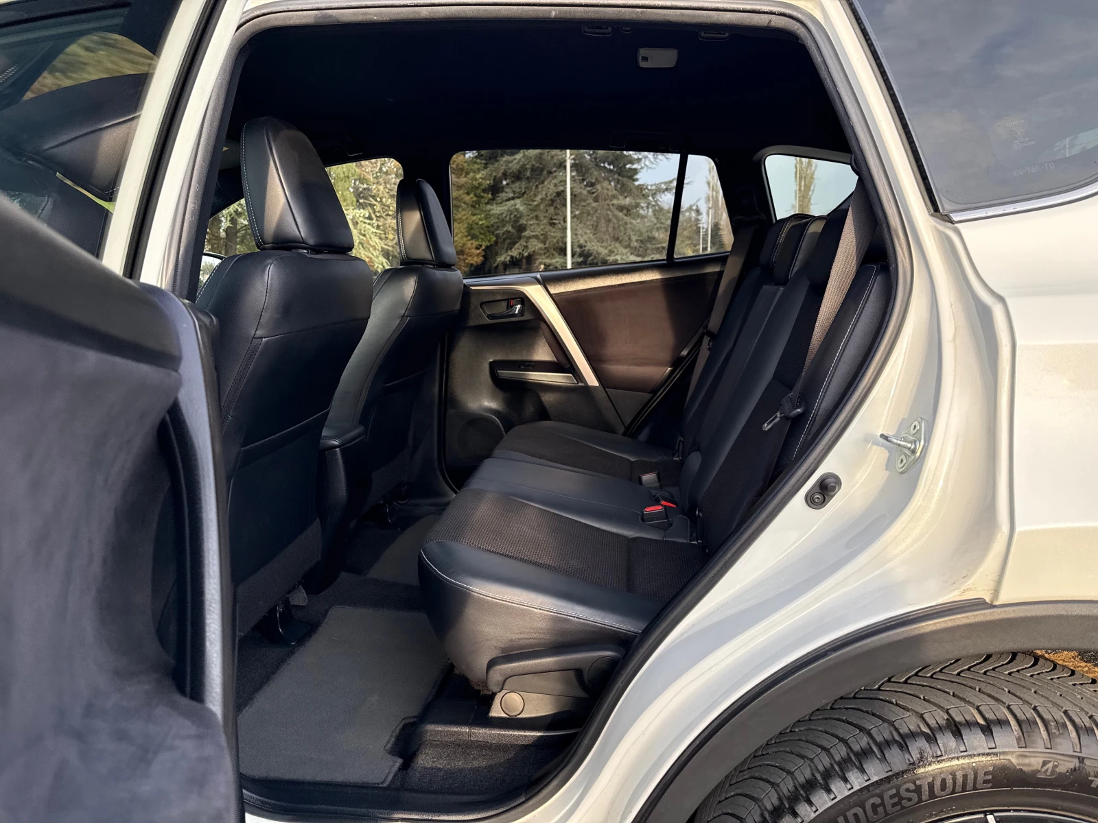 Toyota Rav4 2.0///Executive///360-Camera///TOP///KeyLess/Perla | Mobile.bg   12