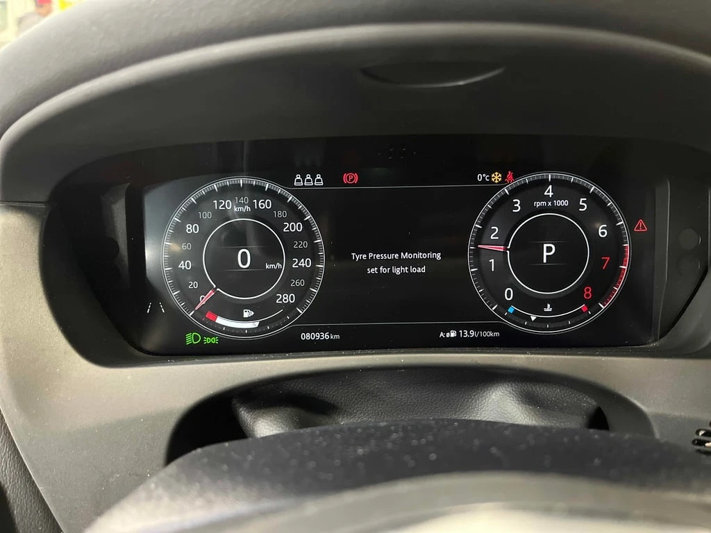 Jaguar F-PACE * R Sport * CARFAX * ЦЕНА ДО БГ - изображение 8