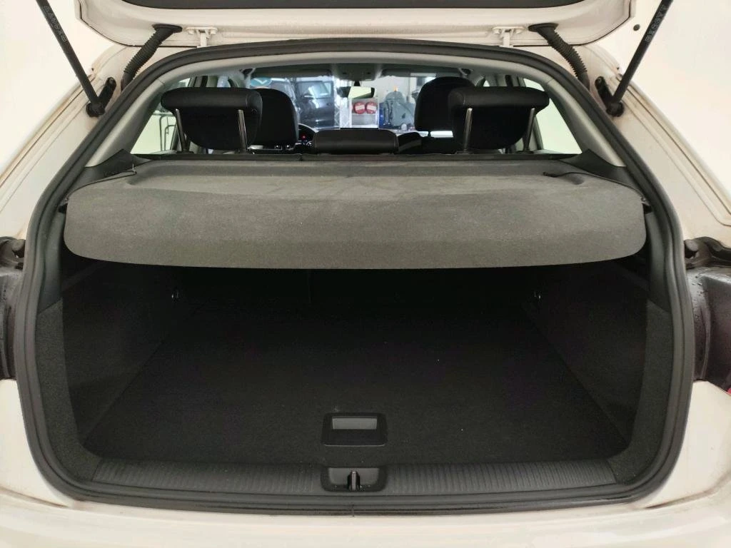 Audi Q2 30 TFSI Advanced, снимка 11 - Автомобили и джипове - 54122660