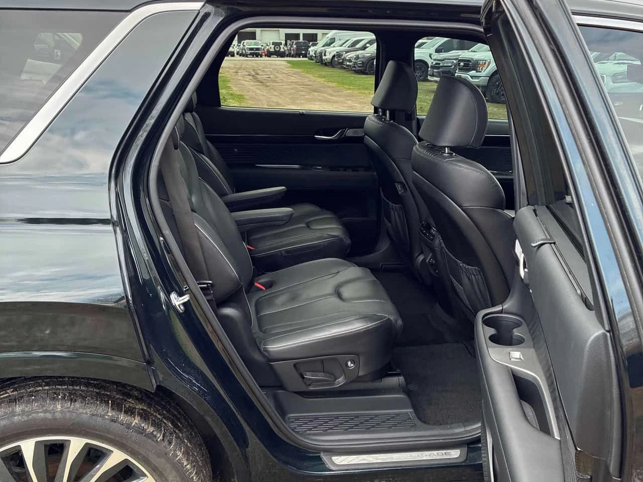 Hyundai Palisade * Ultimate Calligraphy* 2 КЛЮЧА * ОБДУХВАНЕ * PANO, снимка 11 - Автомобили и джипове - 54214582