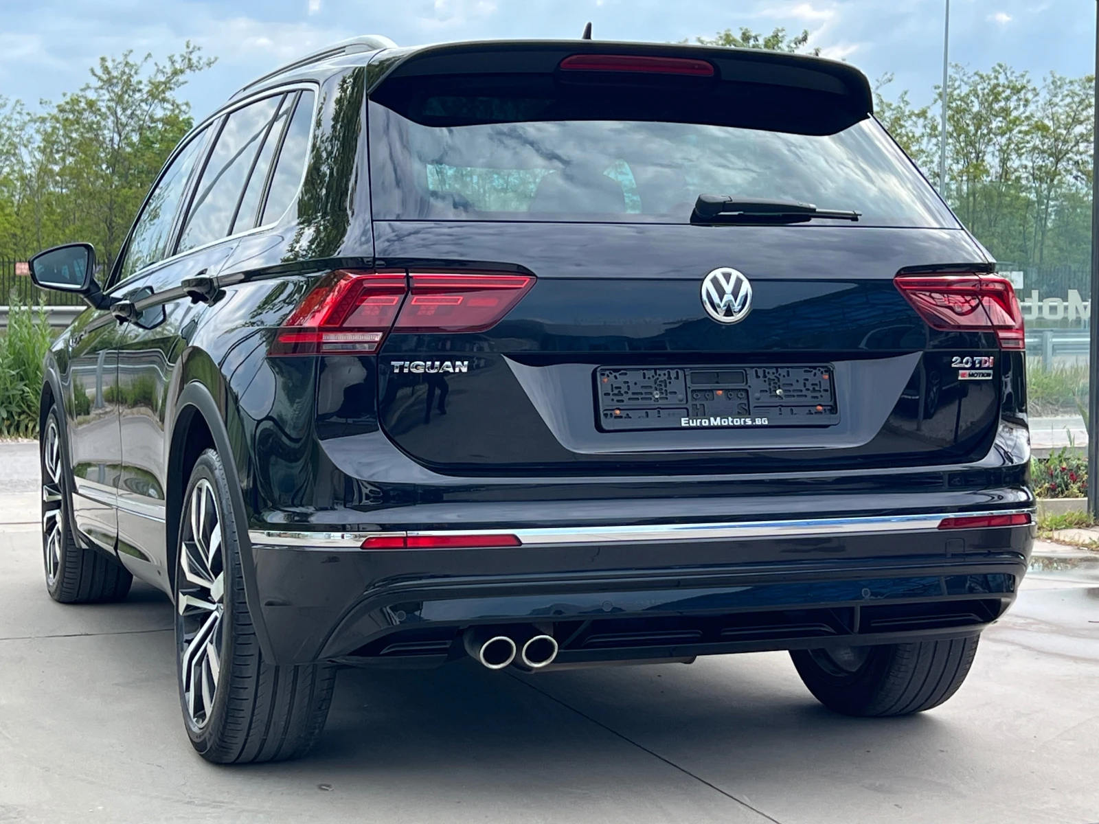 VW Tiguan 2.0TDI-190ps-4-MOTION, R LINE, FULL SERVICE-KATO H, снимка 6 - Автомобили и джипове - 54352321
