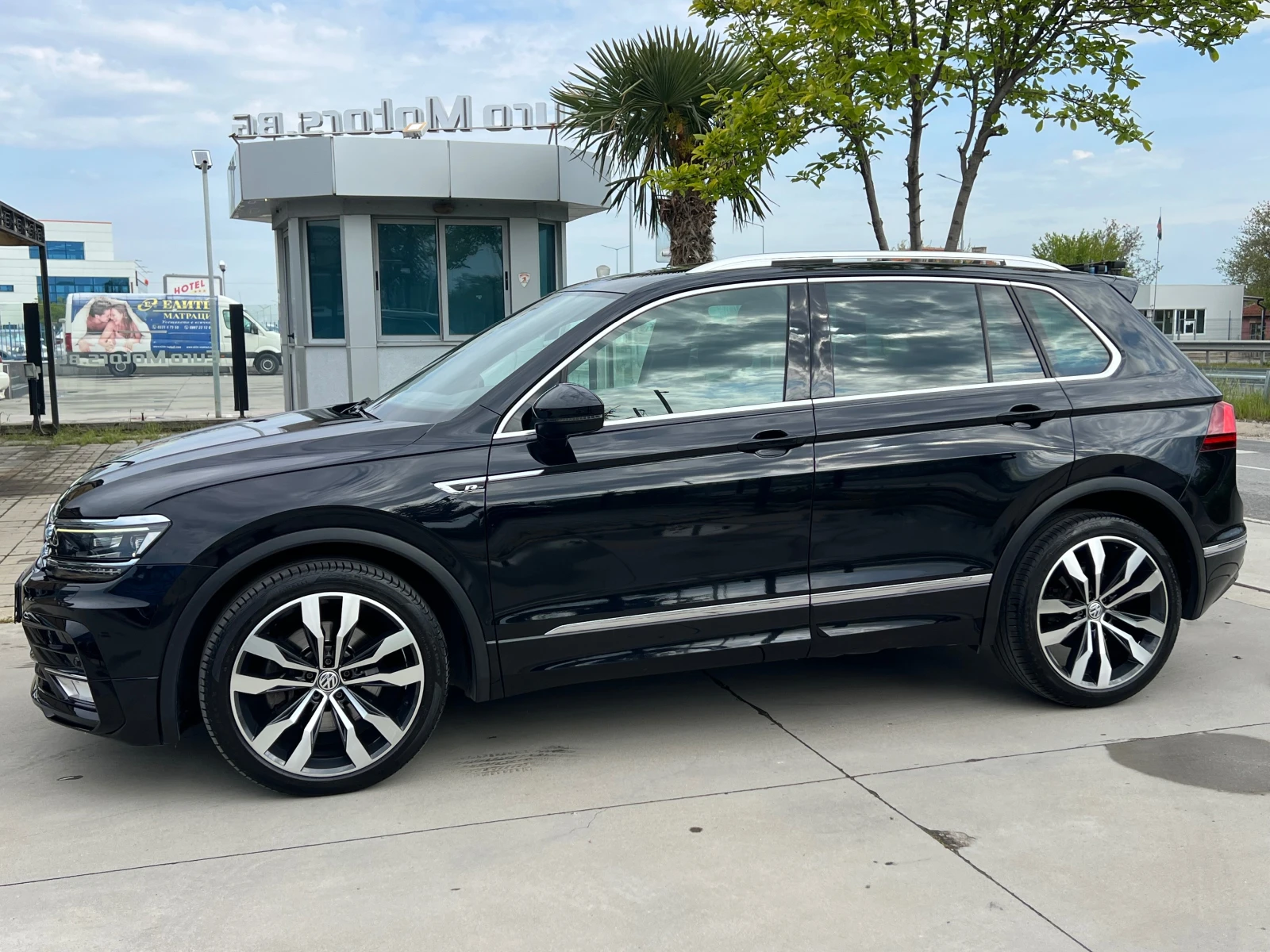 VW Tiguan 2.0TDI-190ps-4-MOTION, R LINE, FULL SERVICE-KATO H, снимка 7 - Автомобили и джипове - 54352321