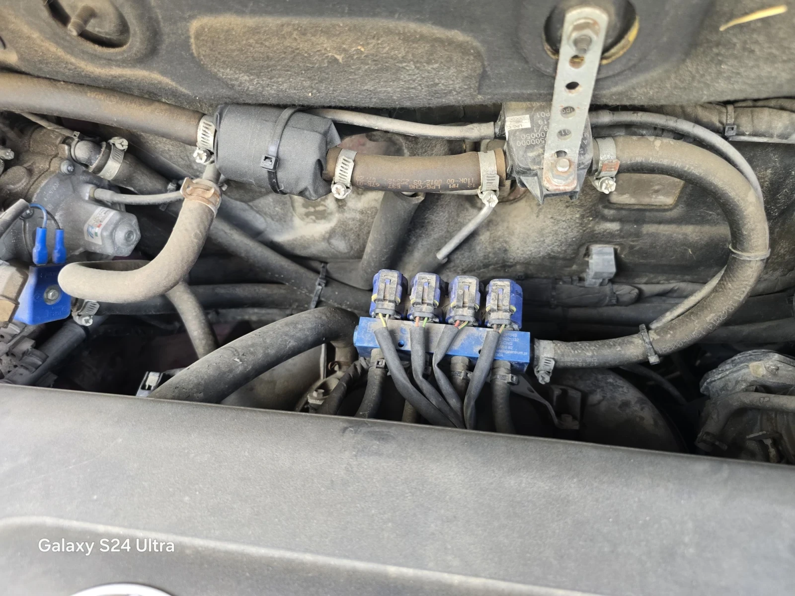 Toyota Rav4 Бензин 2000 кубика 136 коня, снимка 8 - Автомобили и джипове - 55324398