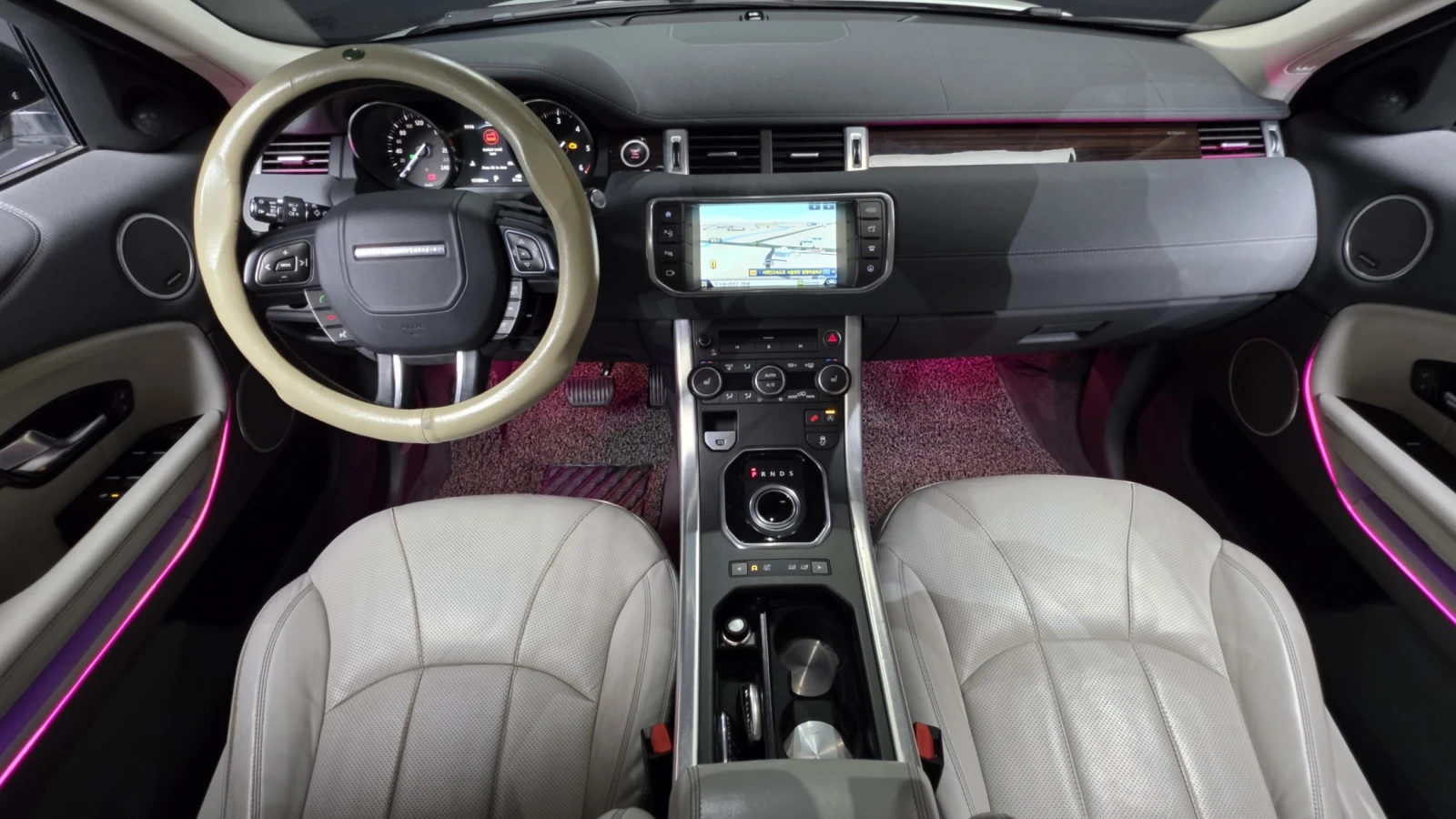 Land Rover Range Rover Evoque 2.0 TD4* 360* ЕЛ. БАГАЖНИК* ПОДГРЕВ ВОЛАН* ЛЮК* КР, снимка 7 - Автомобили и джипове - 55595153