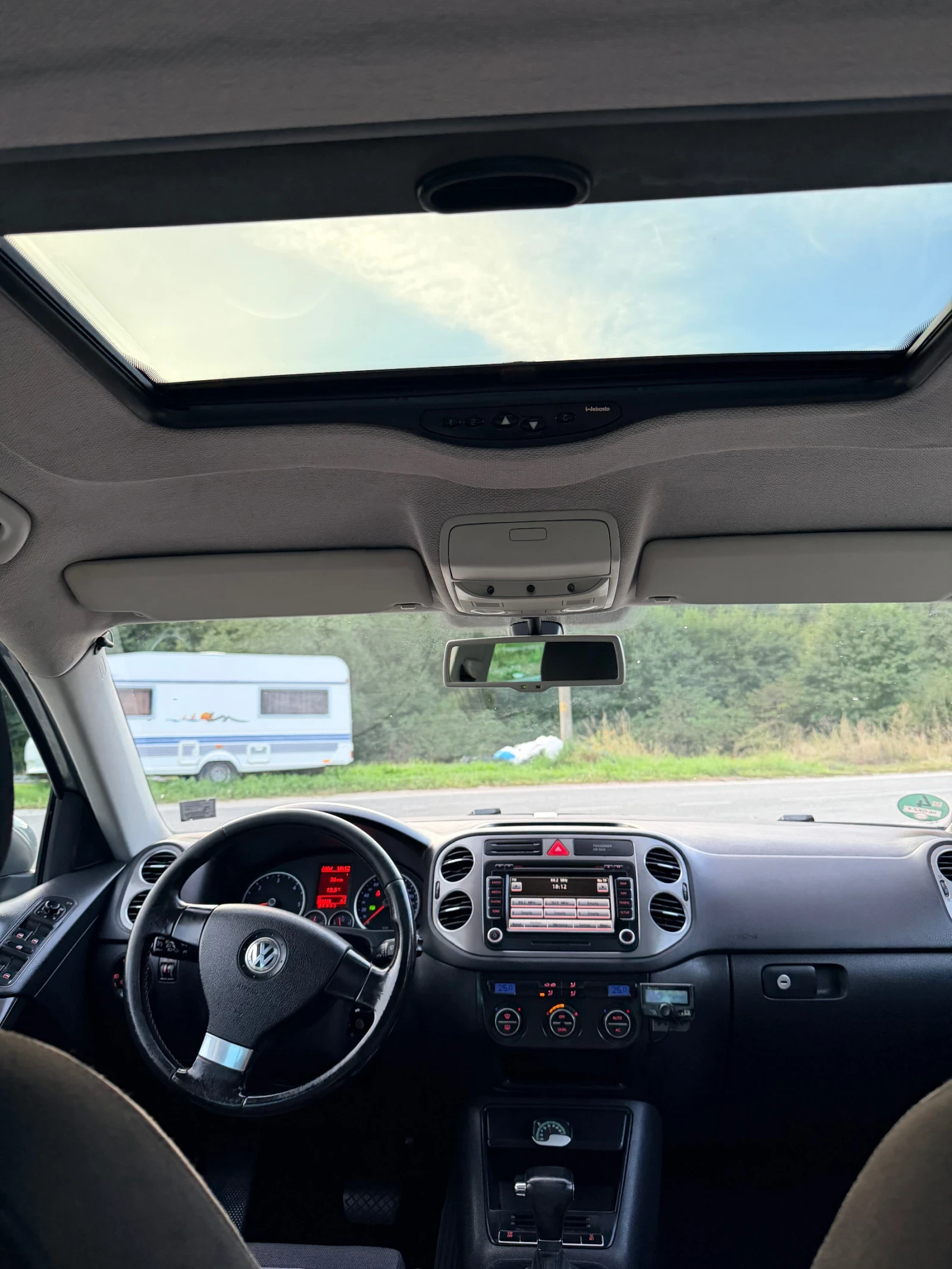 VW Tiguan 2.0 TDI 4 Motion, снимка 7 - Автомобили и джипове - 56087845