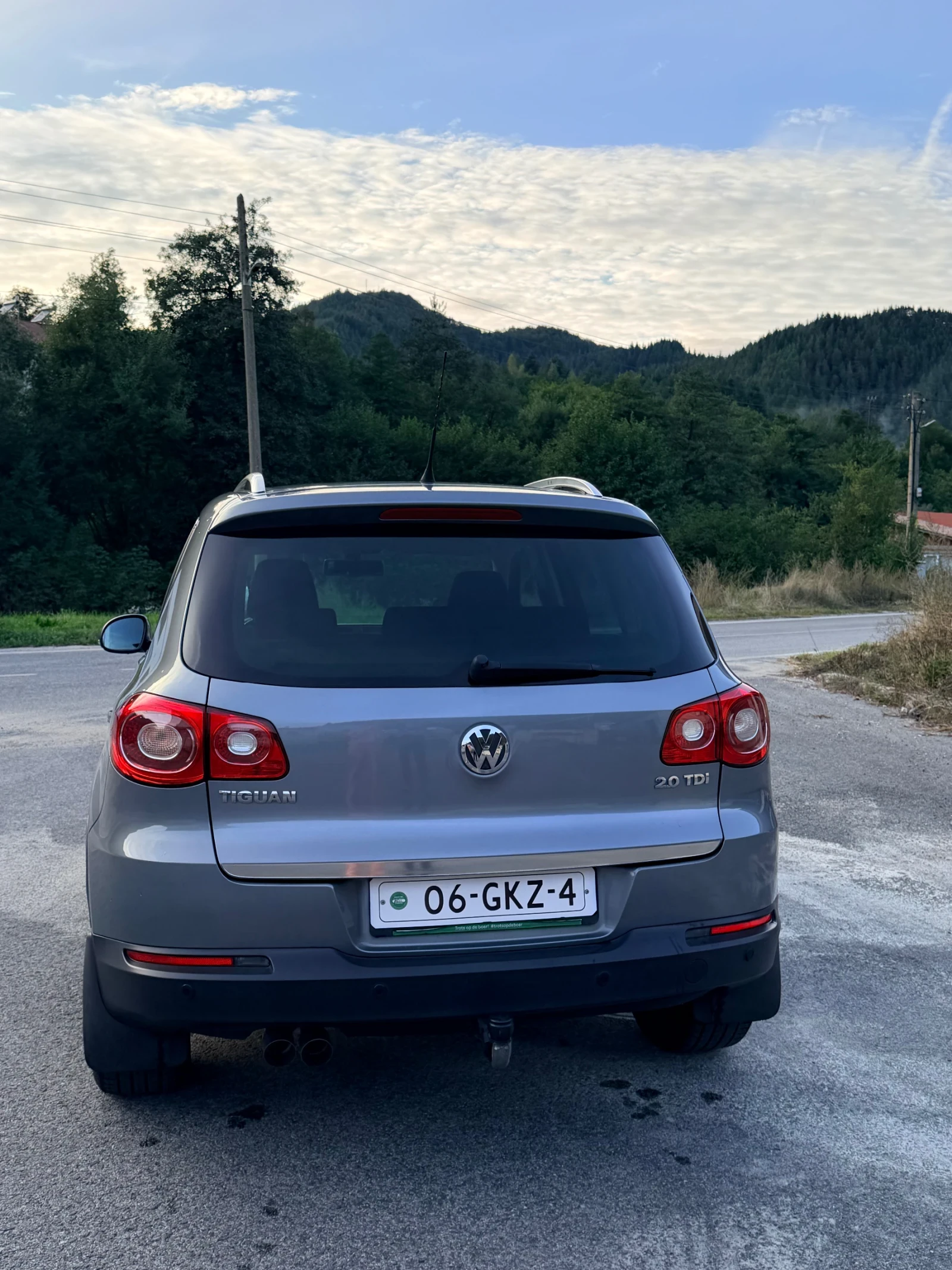 VW Tiguan 2.0 TDI 4 Motion, снимка 2 - Автомобили и джипове - 56087845