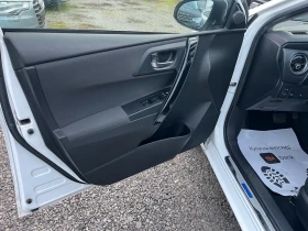 Toyota Auris 1.8 HIBRID FACElift, снимка 12