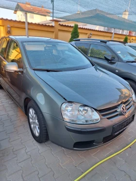     VW Golf /  97 000  