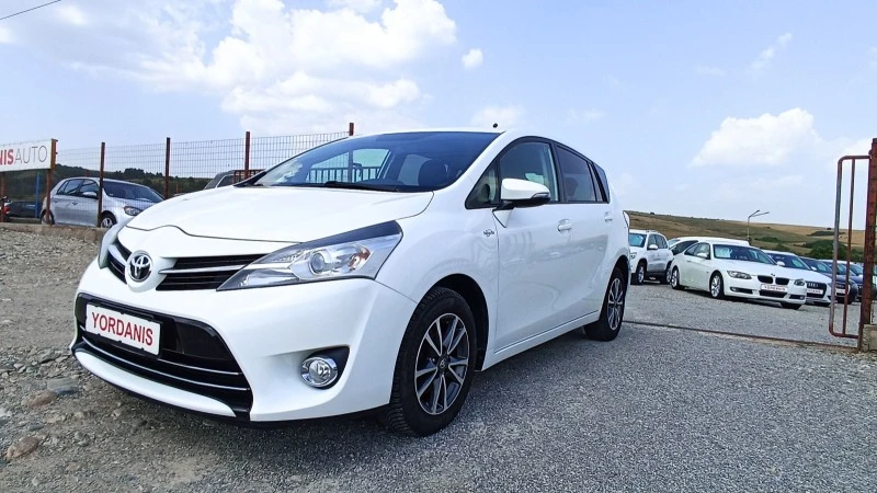 Toyota Verso 1.6, снимка 2 - Автомобили и джипове - 48564906