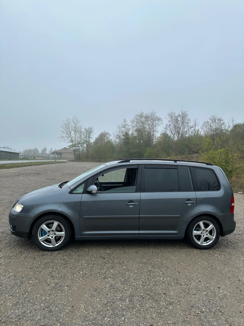 VW Touran, снимка 2 - Автомобили и джипове - 47523654