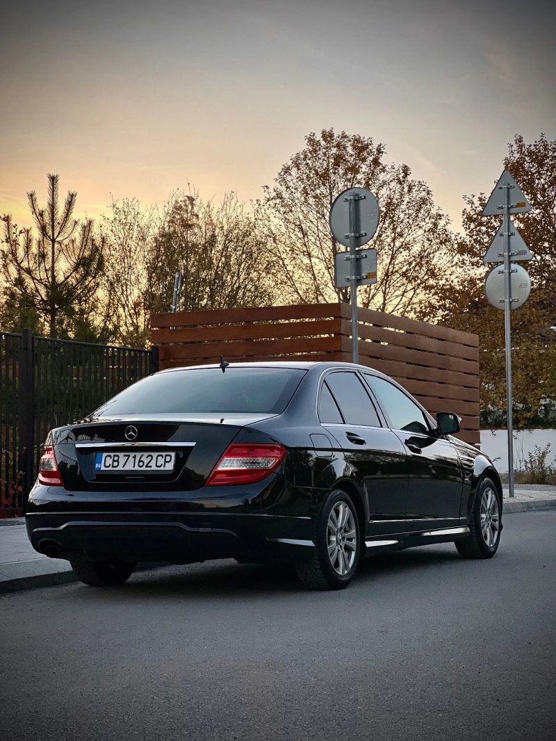 Mercedes-Benz C 200 6 скорости, снимка 5 - Автомобили и джипове - 47887321